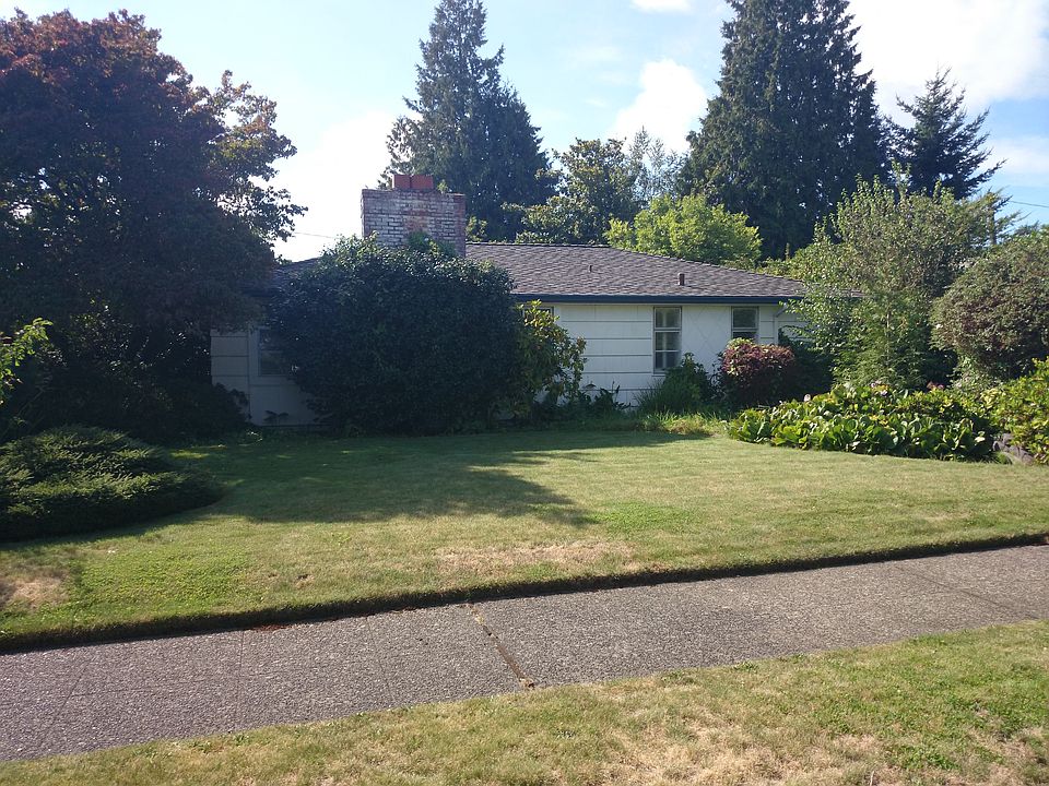 2nd image of 3110 NE 70th St