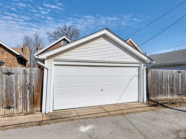5210 Pernod Ave — Photo 52
