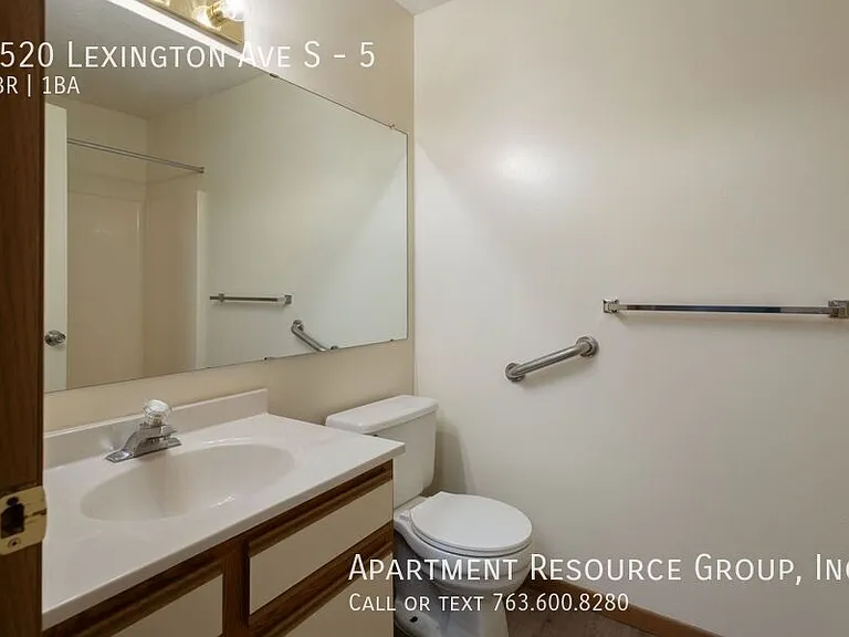 3520 Lexington Ave #5 — Photo 37