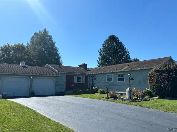 12 Colony Dr, Cortland, NY 13045