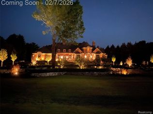 5165 Abbey Rd, Rochester, MI 48306