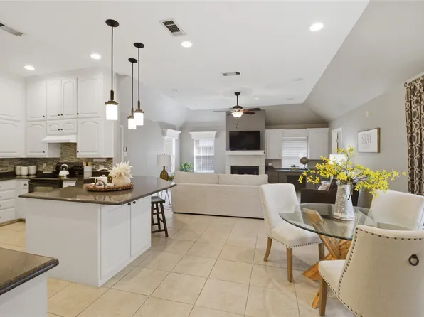 7504 Teakwood Ct, North Richland Hills, TX 76182