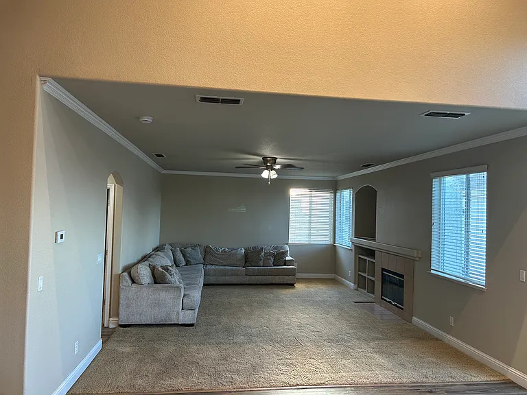 181 Royal River Dr — Photo 4