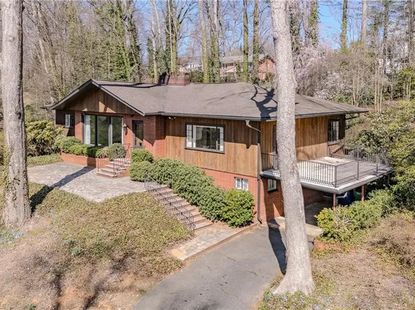 129 Oaklawn Rd, Mount Airy, NC 27030