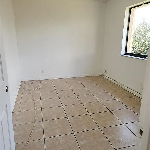 390 Racquet Club Rd #204 — Photo 3