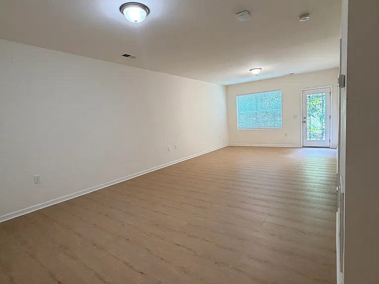 1113 Epiphany Rd — Photo 27