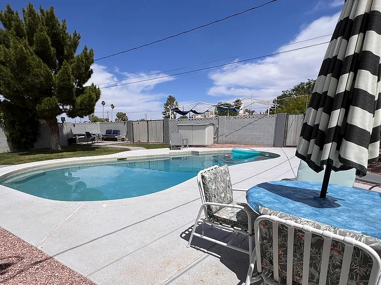 1031 N 78th Pl — Photo 11