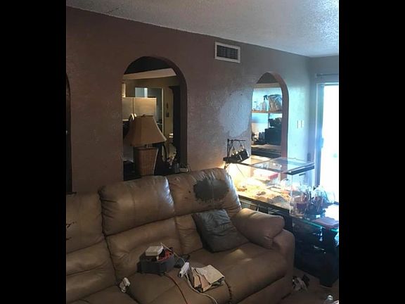 2nd image of 5205 Parkview Dr