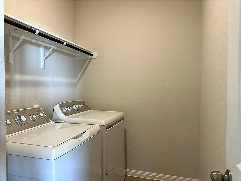 131 Holzinger Bnd — Photo 10