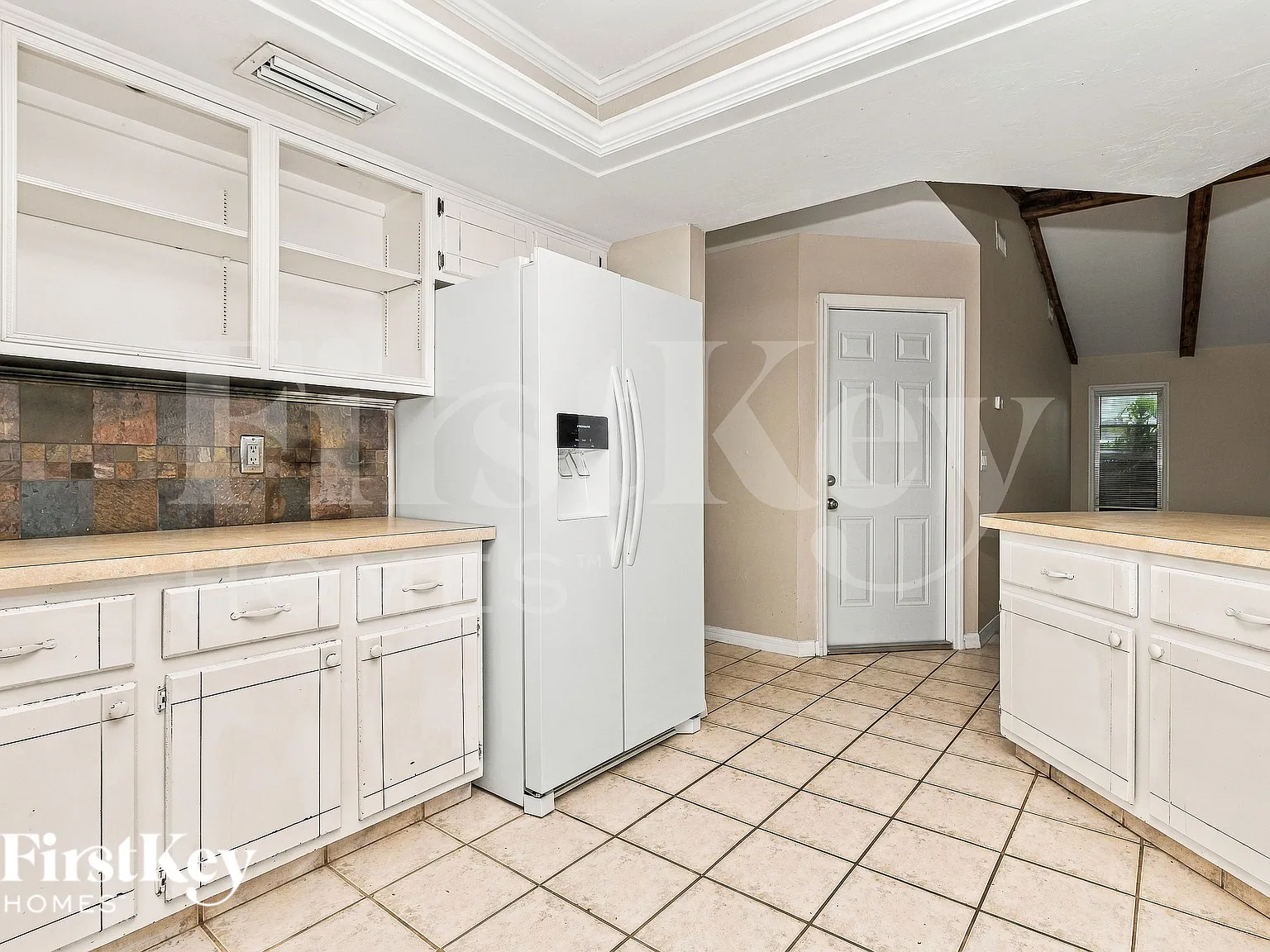 4 bed, 2.0 bath, 1889 sqft, $2,670 — Photo 4