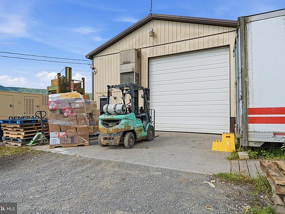 5th image of 2601 Crayton Rd