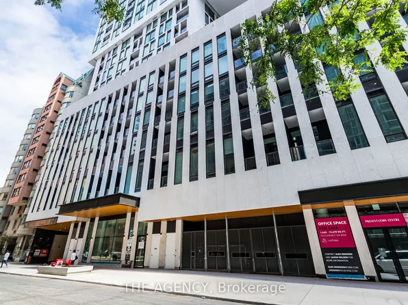 121 Saint Patrick St, Toronto, ON