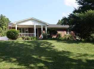 325 Robert Taylor Ln, New Haven, KY 40051
