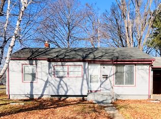 4701 Birchcrest Dr, Flint, MI 48504