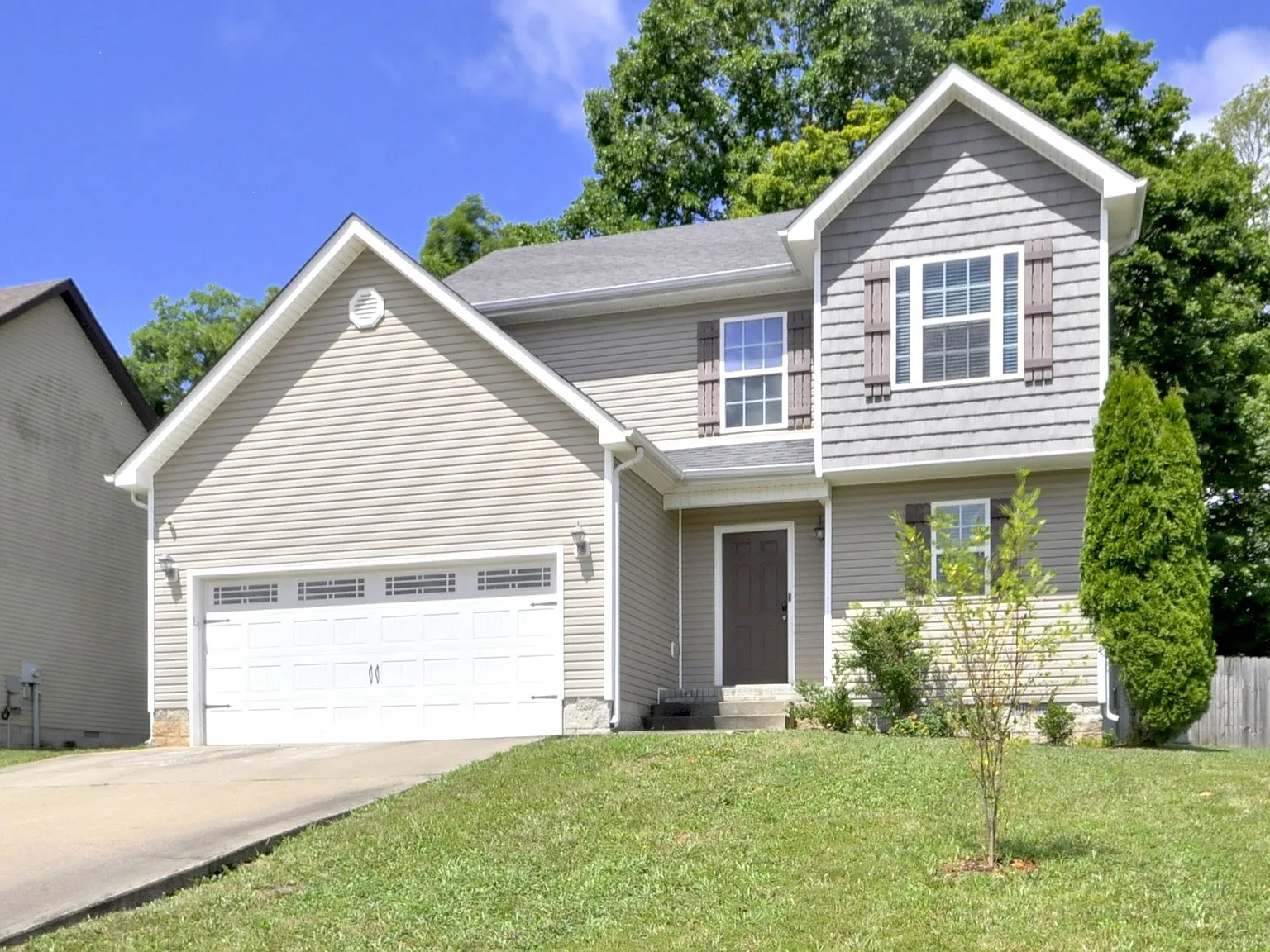 3 bed, 2.5 bath, 1470 sqft, $1,750 — Photo 1
