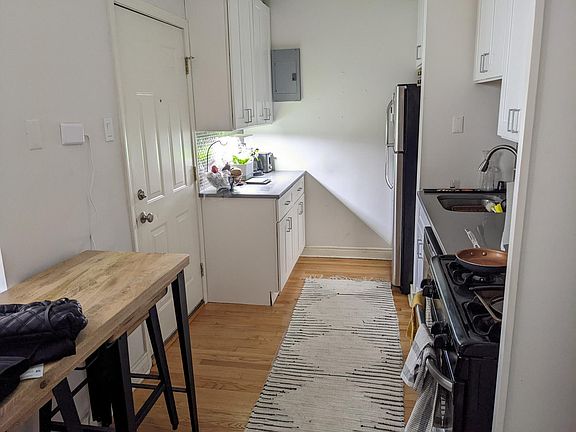 4th image of 2865 W Shakespeare Ave APT 3