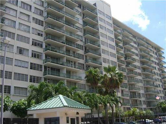 1st image of 1408 SE Bayshore Dr APT 316