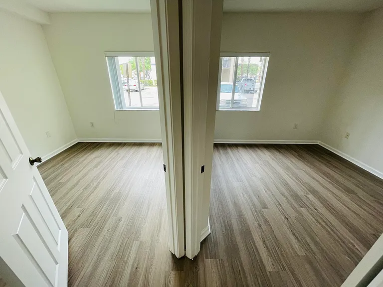 1055 Golden Lakes Blvd #212 — Photo 11