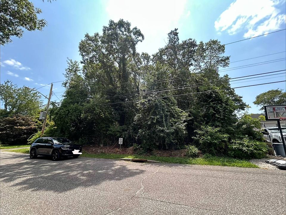 2nd image of 100 Alcolade Dr E
