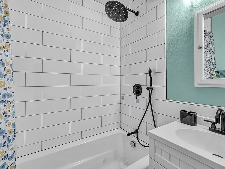 620 Belgrave Ave — Photo 25