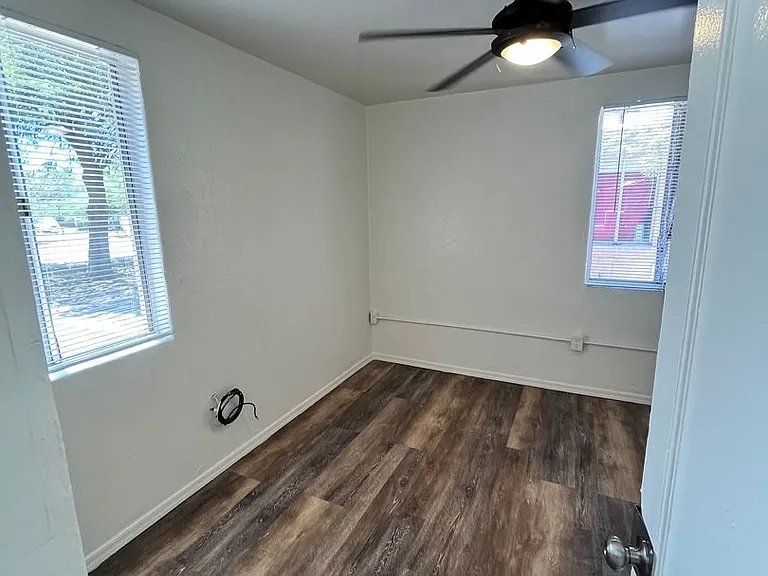 1431 E Benson Hwy — Photo 9