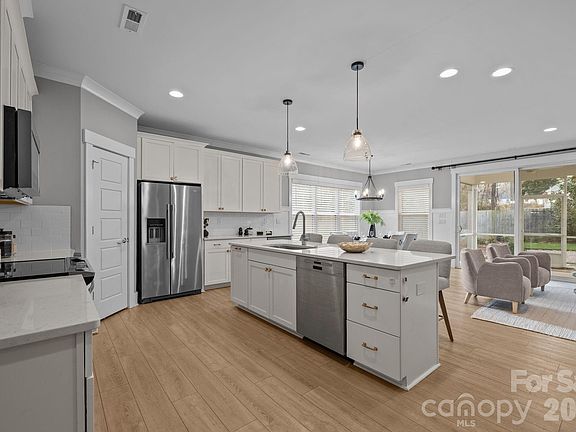5th image of 2309 Marlowe Ave