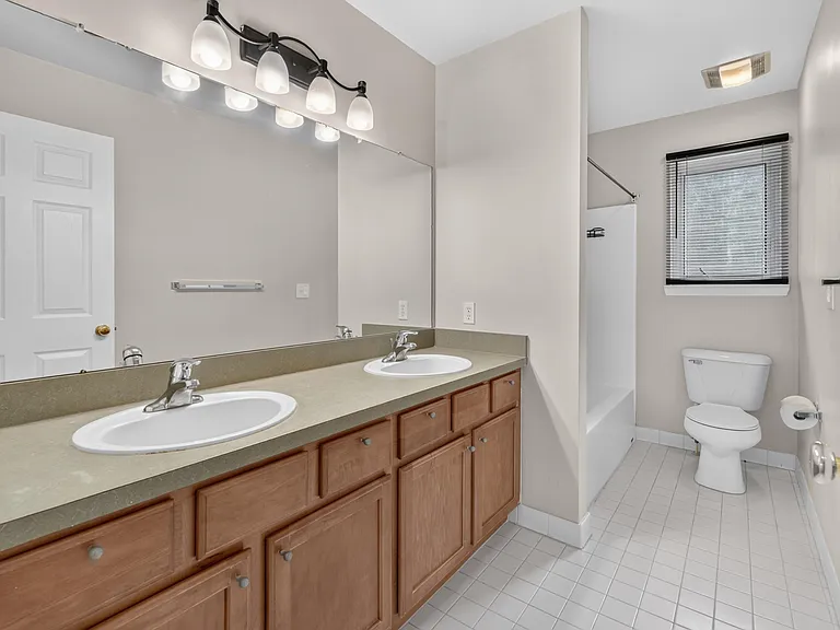 392 Sedgewood Ln — Photo 35