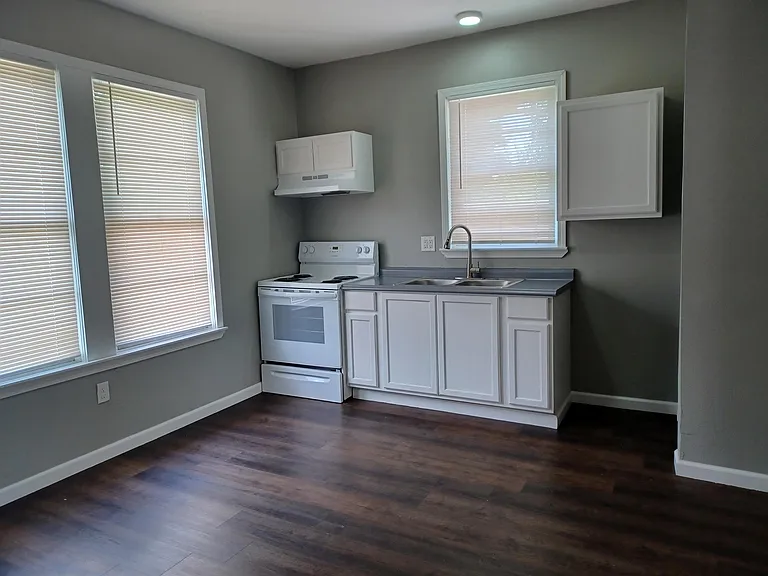 2405 Laurel St #3 — Photo 3