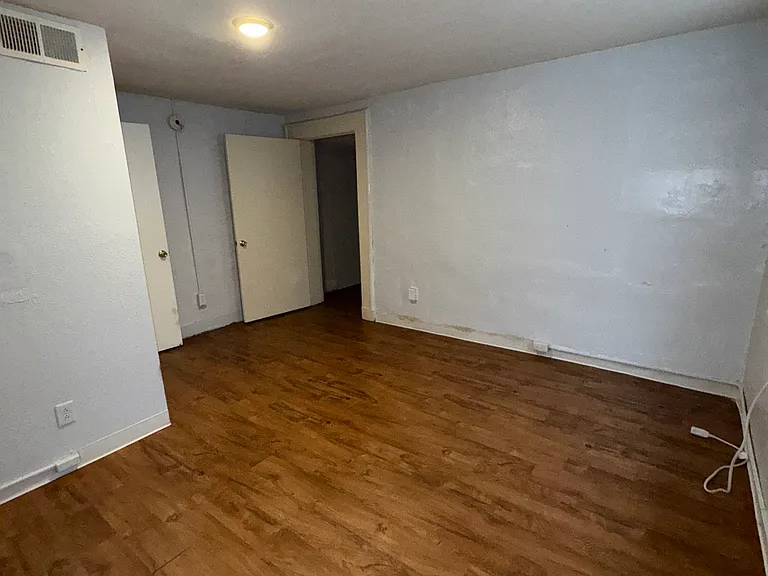 220 E Main St #12 — Photo 11