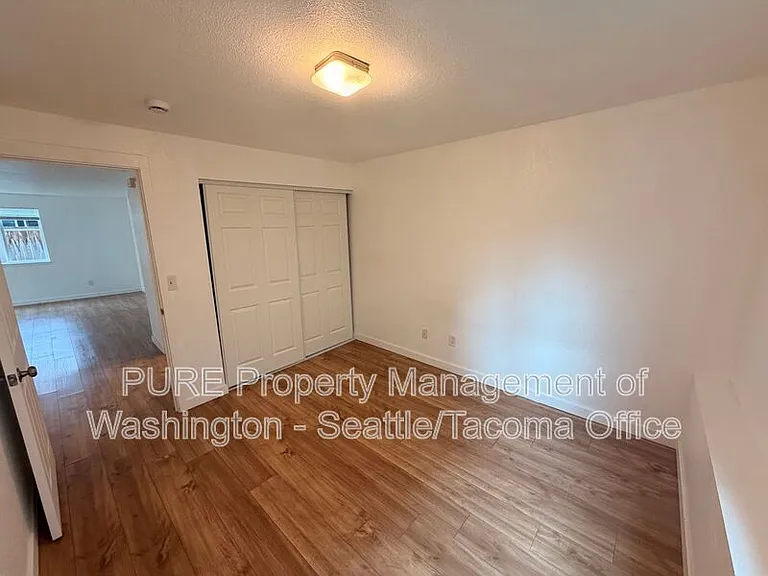 1706 E 56th St #2 — Photo 6