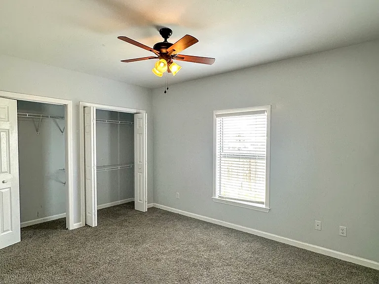 109 Evelyn Dr — Photo 11