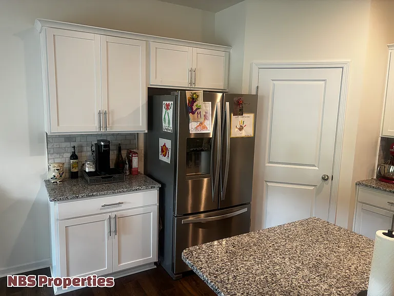 12308 Manhattan Ln — Photo 7