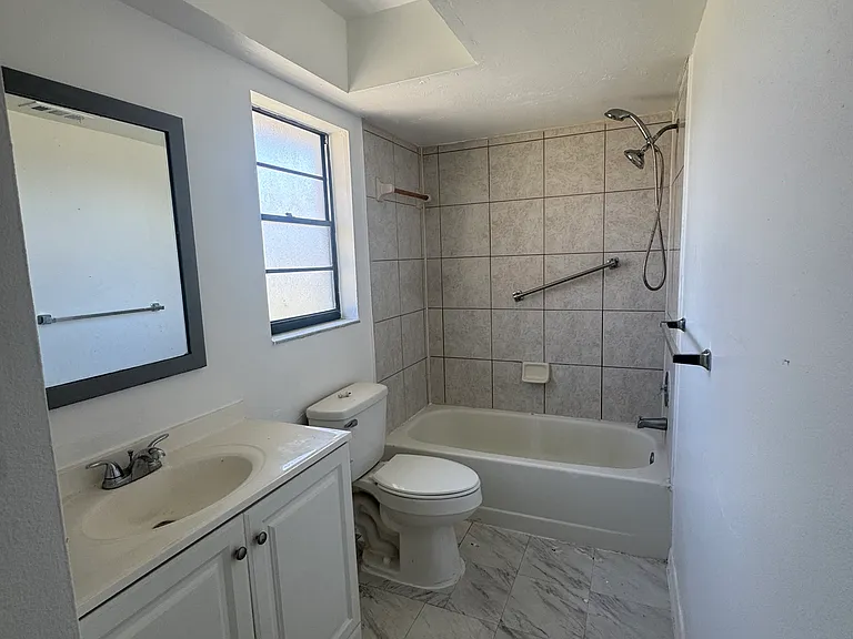 833 Cape Coral Pkwy W #5 — Photo 7