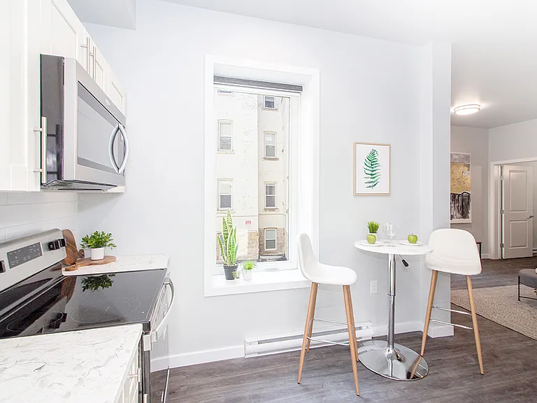 753 Wolseley Ave #306 — Photo 9