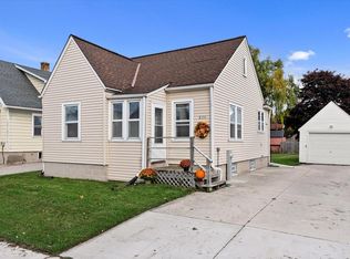 834 Main St, Belgium, WI 53004