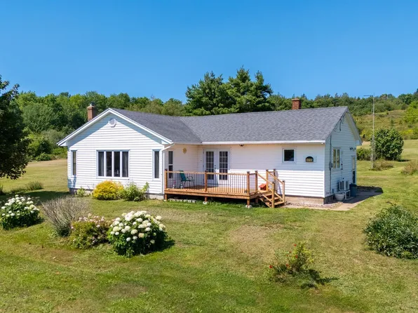 6055 Highway 12, North Alton, NS B4N 3V8