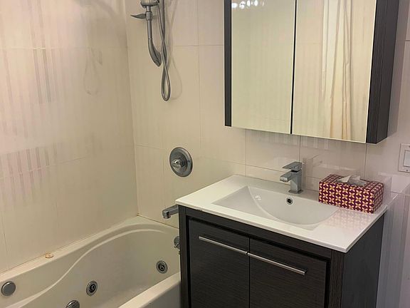5th image of 2756 Ocean Ave #4