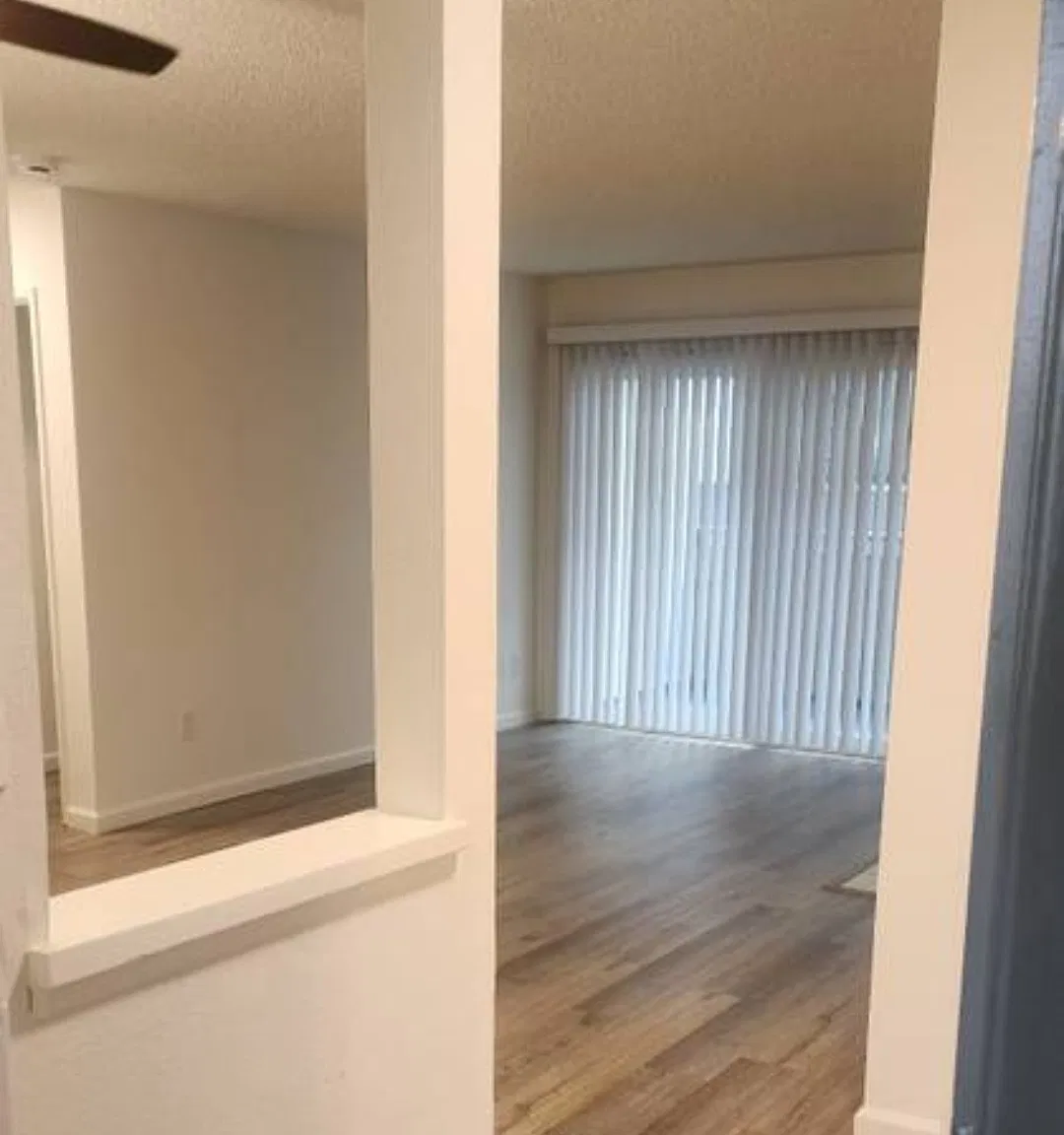 4276 S Centinela Ave — Photo 2