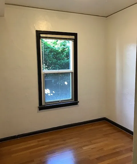 924 16th Ave — Photo 10
