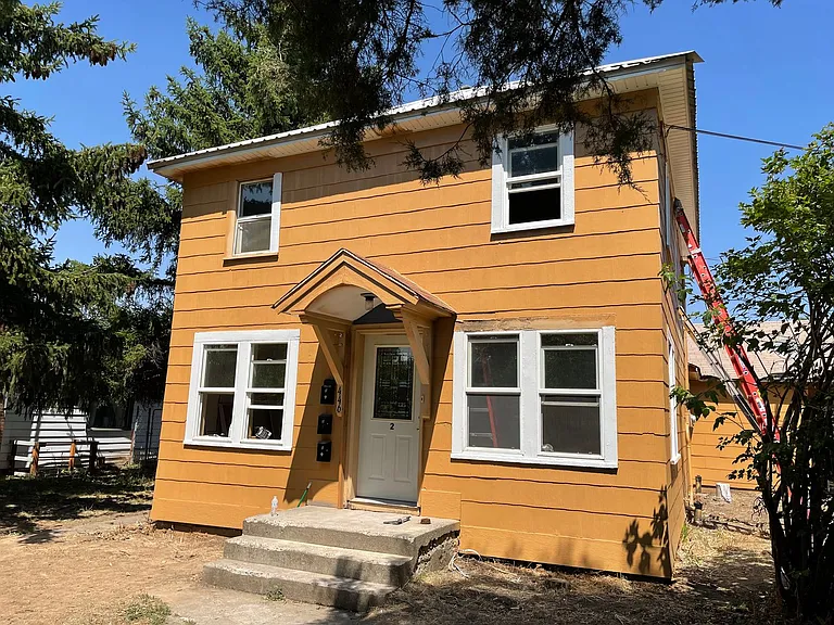 446 Lewis St — Photo 1