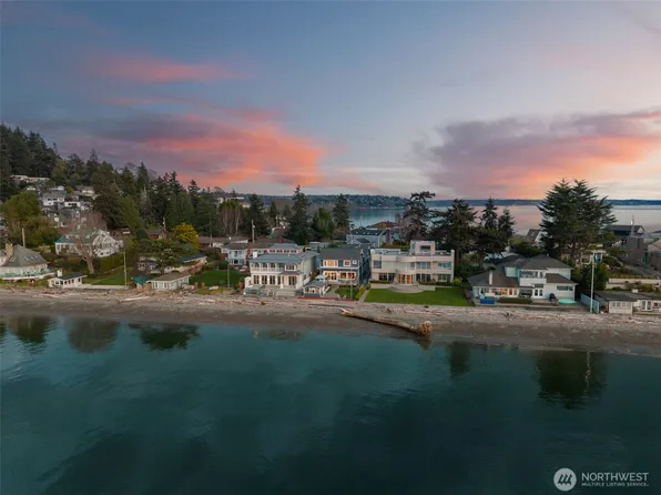 9 SW Three Tree Point Lane, Burien, WA 98166