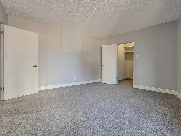 12207 Jasper Ave NW — Photo 9