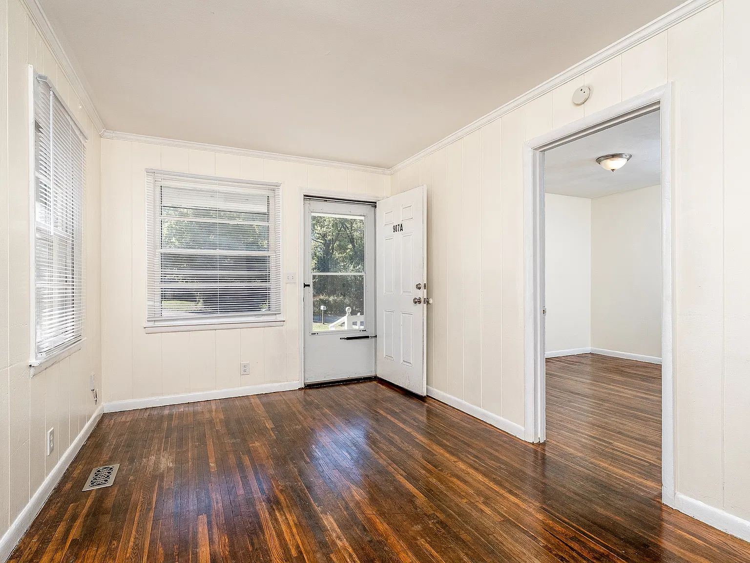2 bed, 667 sqft, $1,350 — Photo 2
