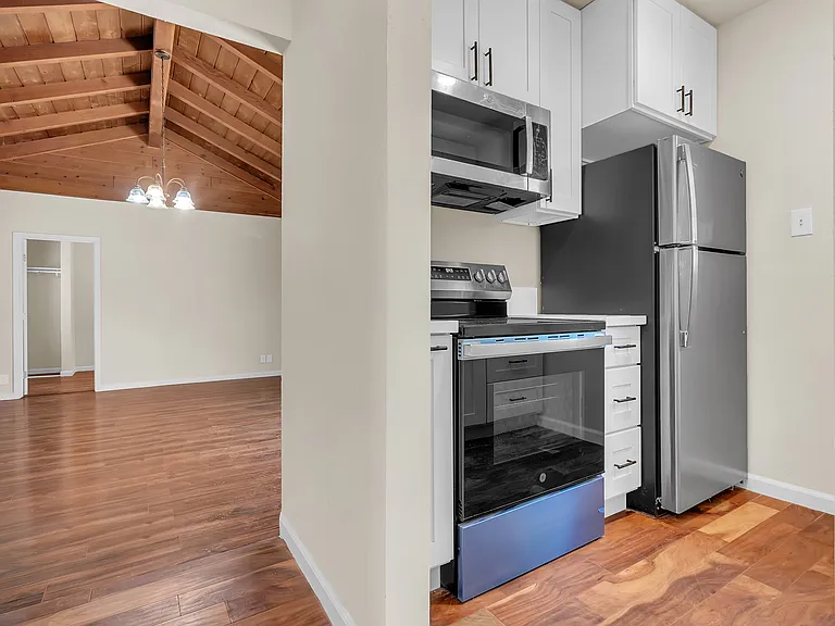 2248 Montair Ave #A — Photo 6