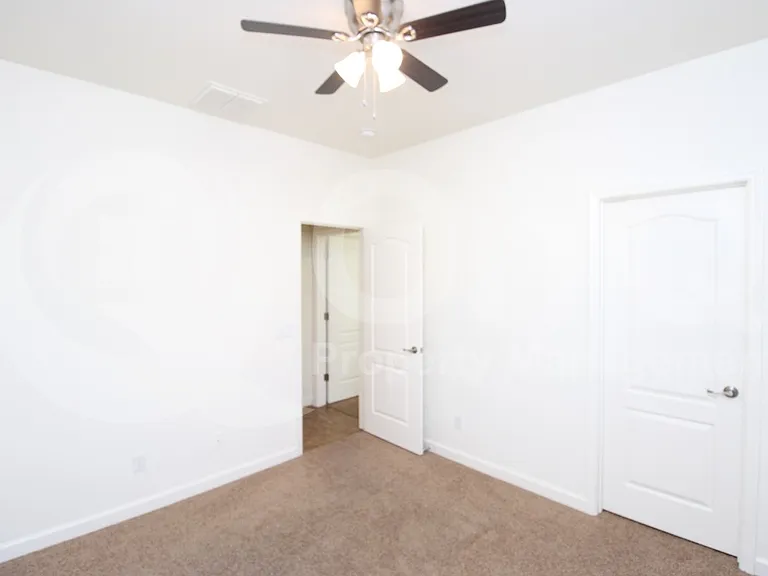 4535 S Ellesmere St — Photo 13