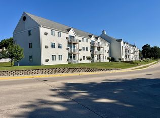 101 Albion Ave APT 301, Fairmont, MN 56031