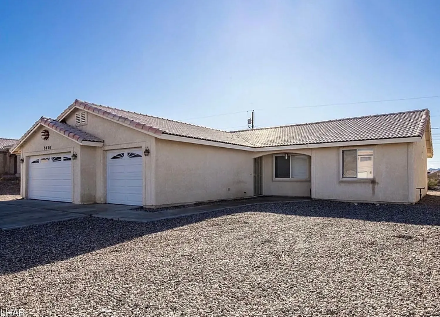 3 Bedroom Plus Bonus Room — Photo 3