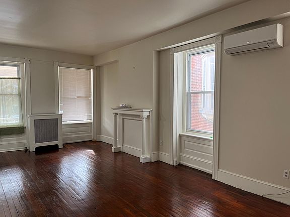 3rd image of 4509 Chester Ave Floor 1