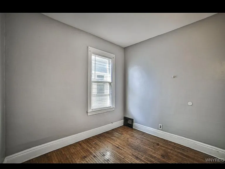 89 Sage Ave #LOWER — Photo 14