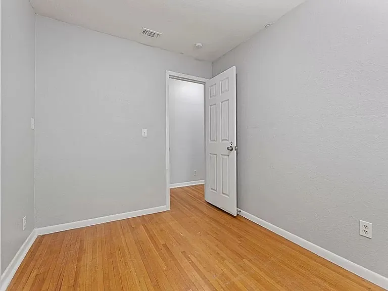 5720 Wharton Dr — Photo 11
